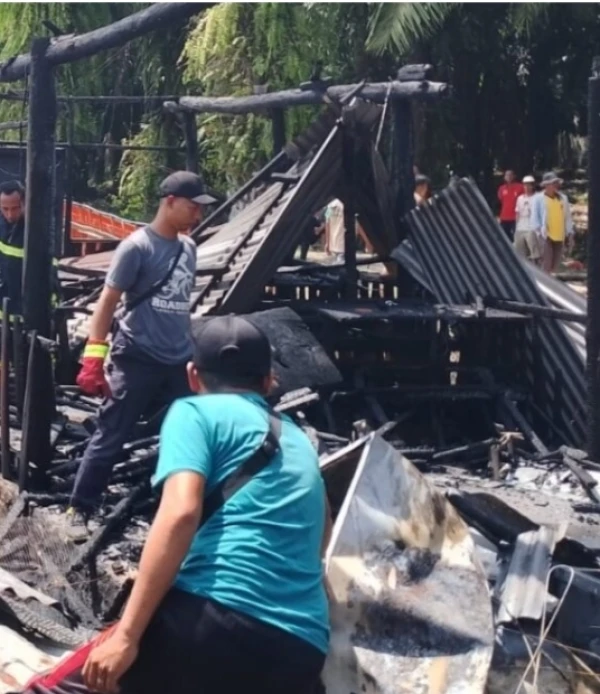 1 Rumah dan 2 Warung Ludes Terbakar,Di Nagori Simpang Pane Raya - DigitalMediaPublic